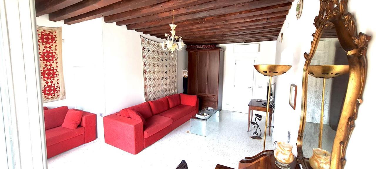 Elisabeth Waterfront Apartment Velence Kültér fotó