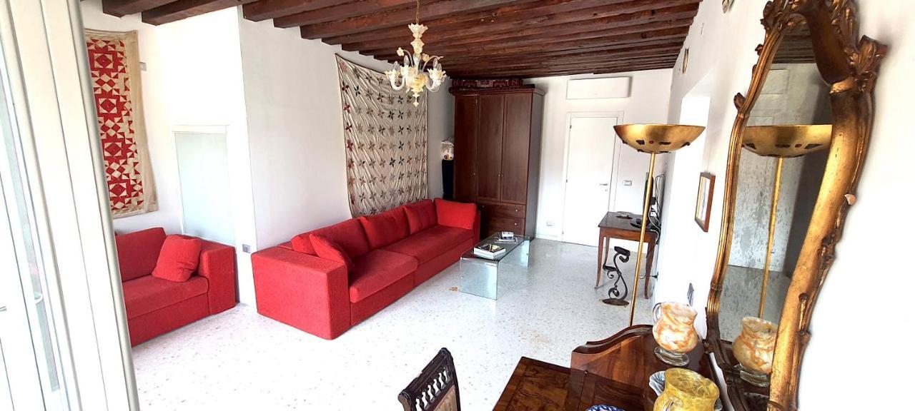 Elisabeth Waterfront Apartment Velence Kültér fotó