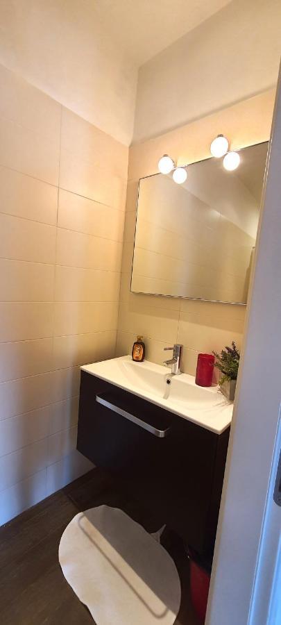 Elisabeth Waterfront Apartment Velence Kültér fotó