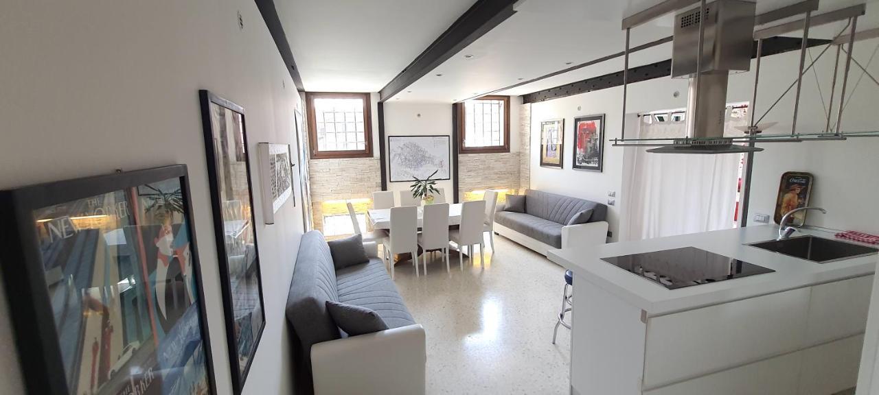 Elisabeth Waterfront Apartment Velence Kültér fotó
