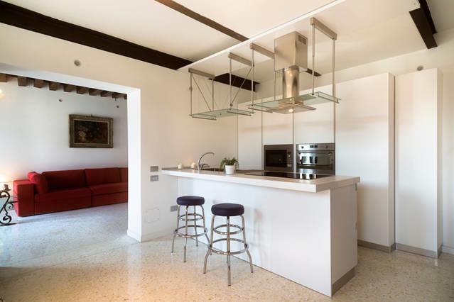 Elisabeth Waterfront Apartment Velence Kültér fotó