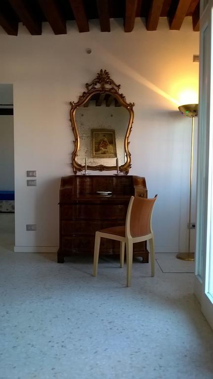 Elisabeth Waterfront Apartment Velence Kültér fotó